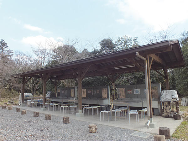 野外炊さん場B(屋根のみ)
