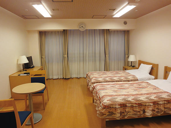 洋室 2名部屋:12畳