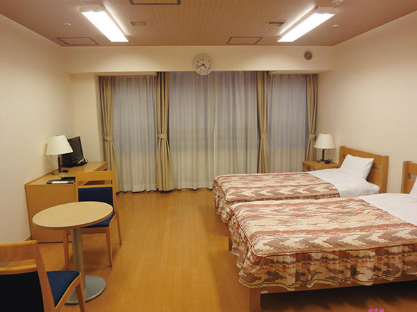 洋室 2名部屋:13畳