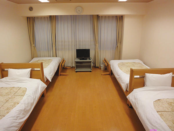 洋室 4名部屋:12畳